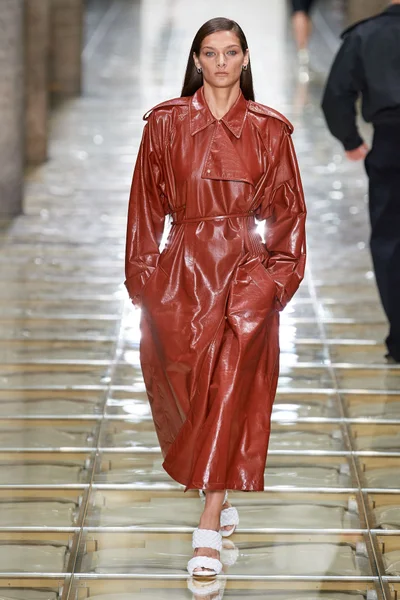 Look 48
